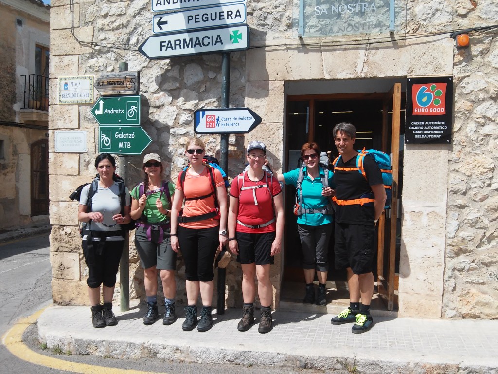 Gruppenfoto ohne Wanderführer am Start